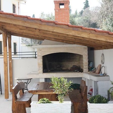Apartments Villa Stina Преко Экстерьер фото